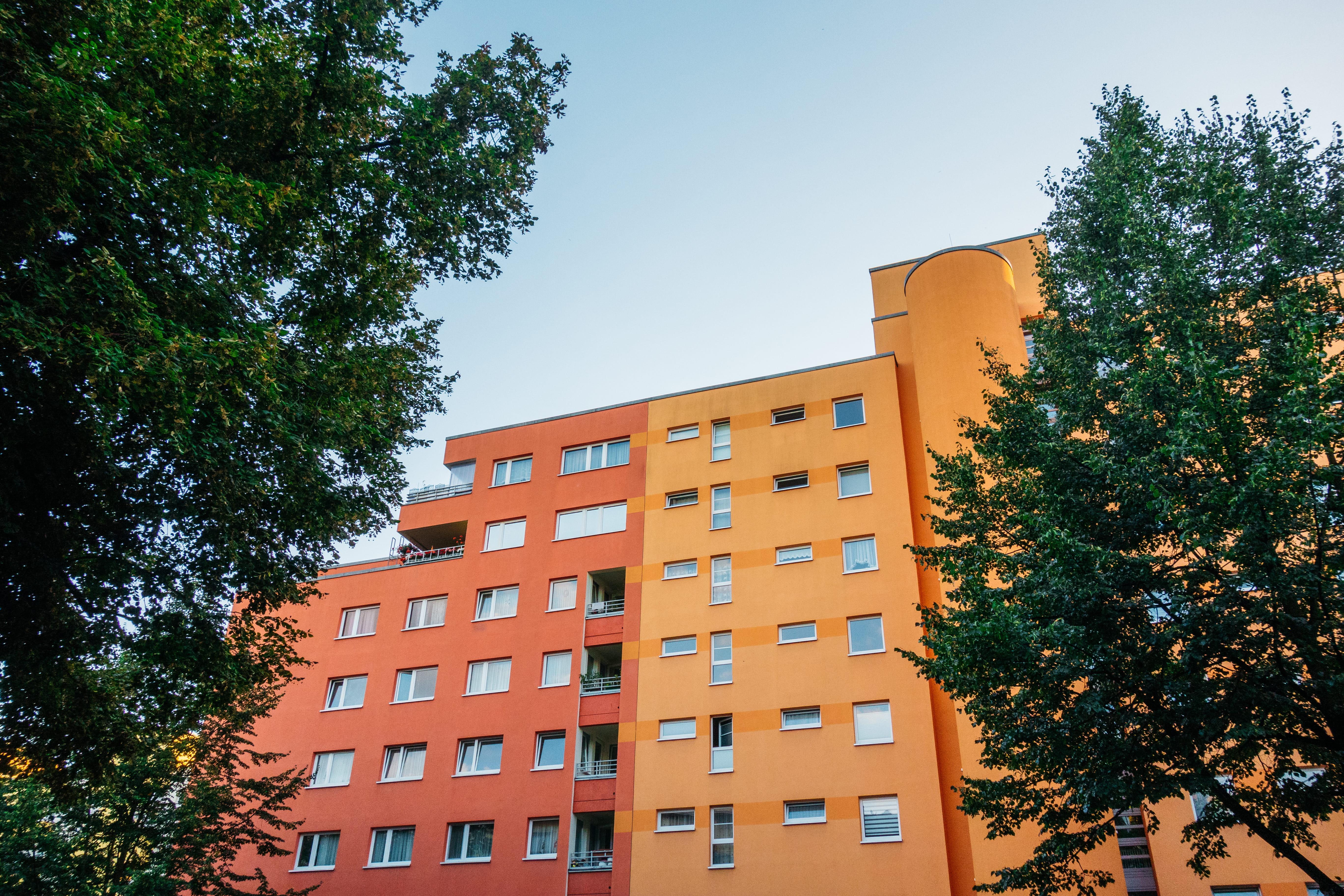 apartment building exterior during daylight