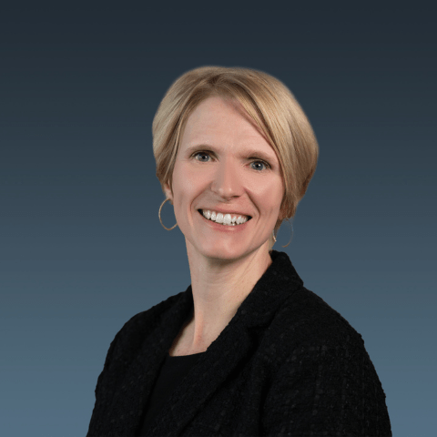 Stephanie Caragher headshot